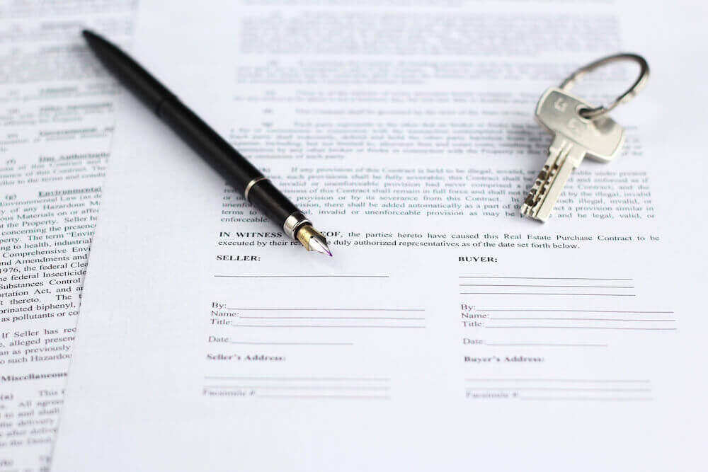 Real estate contract while handling multiple offers as a real estate agent
